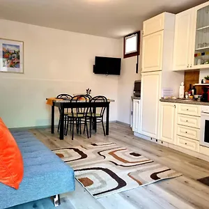 casa-laura-sartori.hotelinveneto.com/